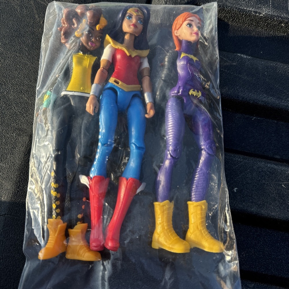 Dc Super Heroes Girl Dolls Set 3 Batgirl Wonder girl And Bumblebee